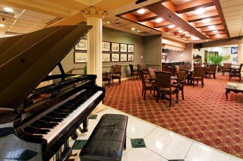 Holiday Inn Huntsville Downtown Екстериор снимка
