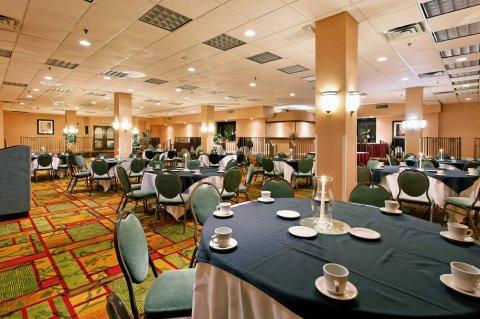 Holiday Inn Huntsville Downtown Екстериор снимка